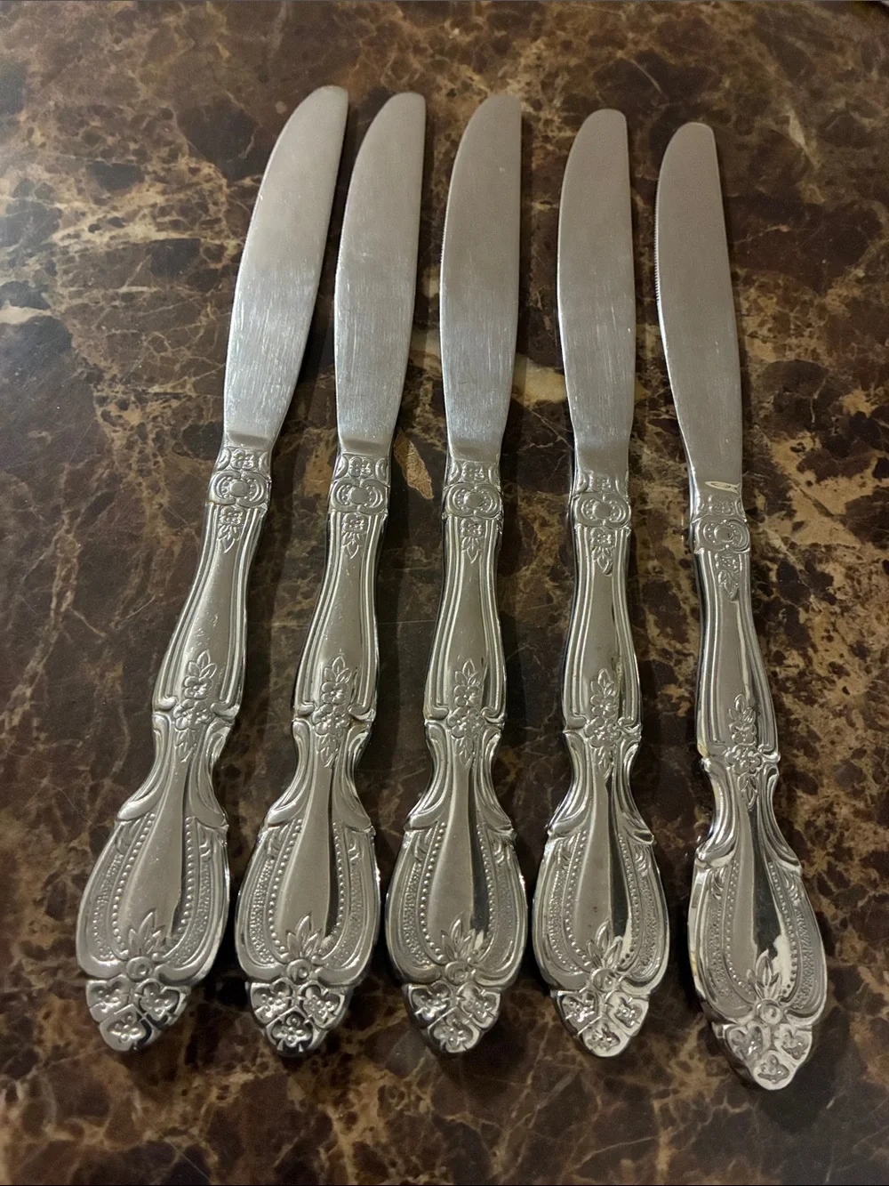 Glossy Stainless Steel Cambridge Renaissance Set Of 5 Dinner Knives